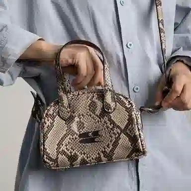 Crying Center LOGO PU