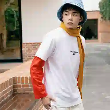 New Balance Logo T