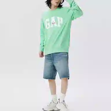 GAP Logo Crewneck Sweatshirt