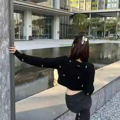 13 DEMARZO Candy Bear Cardigan