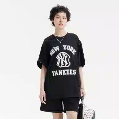 MLB T
