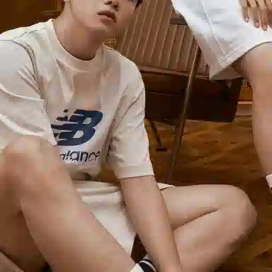 New Balance Letter Logo Crew Neck T-Shirt Ivory