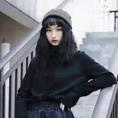 REINDEE LUSION Irregular High Neck Long Sleeve Tee Black