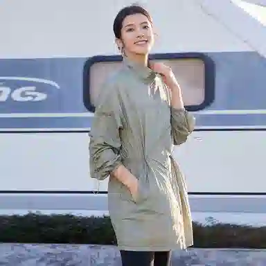 探路者 纯色轻薄防泼水透气无帽皮肤衣 女款