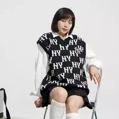 MLB New York Yankees Retro Letter Knit Vest Black