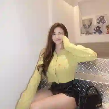 13 DEMARZO Candy Bear Cardigan