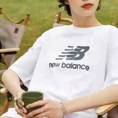 New Balance Logo T