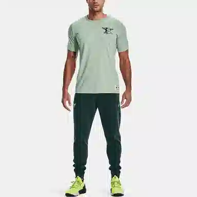 Under Armour T