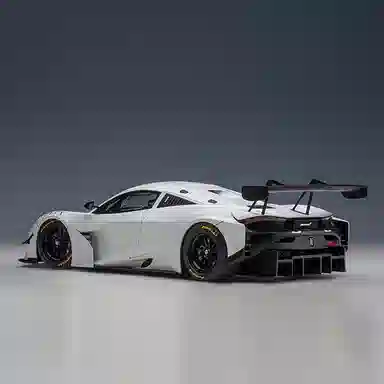 AUTOart 118 720S GT3