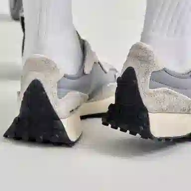 New Balance NB 327
