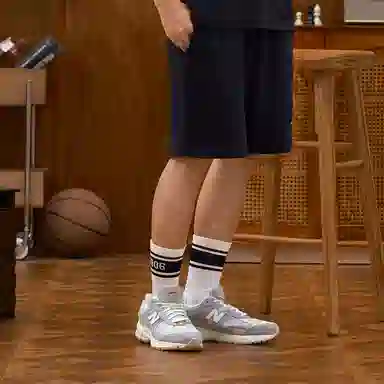 New Balance 2002R Light Grey