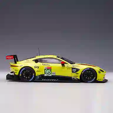 AUTOart 118 VANTAGE GTE LE MANS
