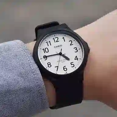 CASIOYOUTH 50 MW-240-7B