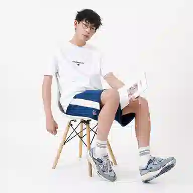 New Balance Logo T