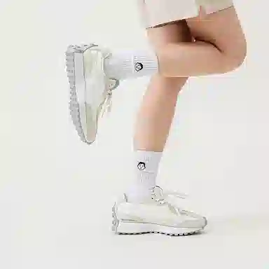 New Balance 327 Off White