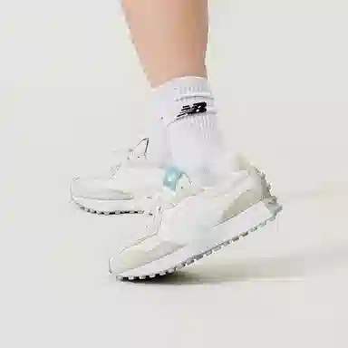 New Balance 327 Off White