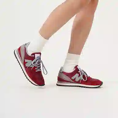 New Balance 730 Red