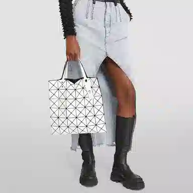 ISSEY MIYAKE Lucent Tote