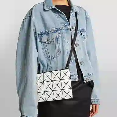 ISSEY MIYAKE Lucent White