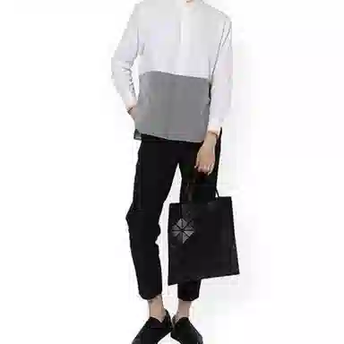 ISSEY MIYAKE Lucent Matte Tote
