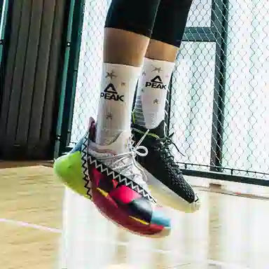 匹克 帕克七代 态极 减震防滑耐磨 中帮 篮球鞋 彩虹色