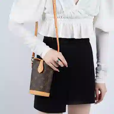 Louis Vuitton Fold Me Mini