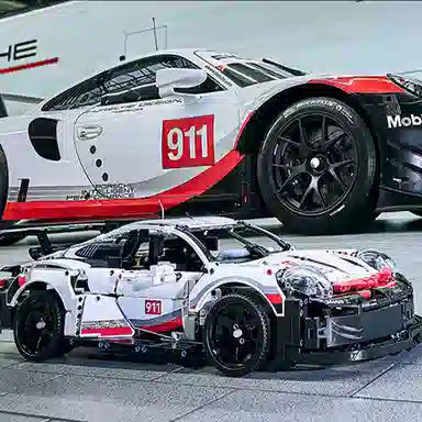 LEGO x Porsche 911 RSR 42096