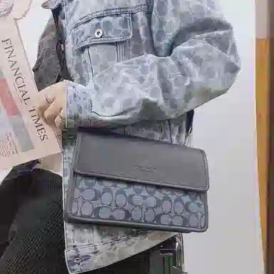 COACH Turner 25 Chambray