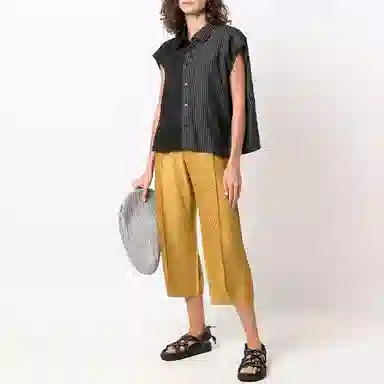 PLEATS PLEASE ISSEY MIYAKE