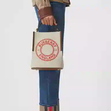 Burberry Peg Bucket Bag Small Natural Brown Red