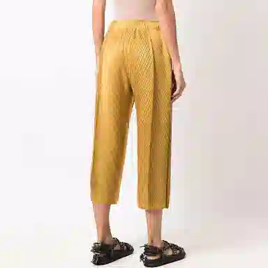 PLEATS PLEASE ISSEY MIYAKE