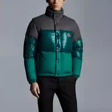 Moncler Aveillan Logo