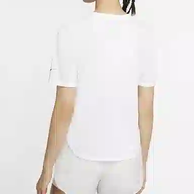 Nike SS20 T