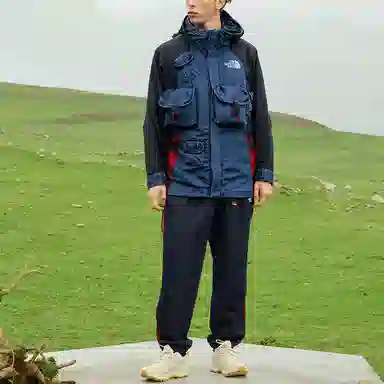 THE NORTH FACE UE Logo