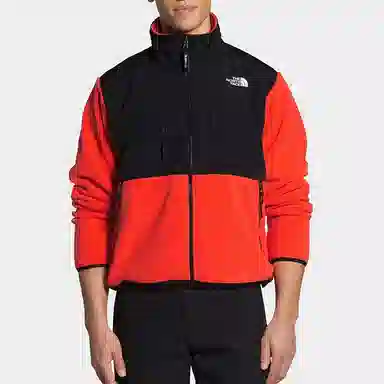THE NORTH FACE Men's'95 Retro Denali Jacket logo