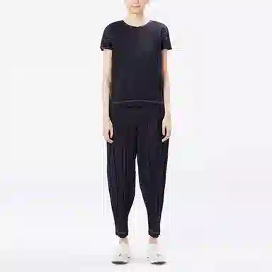 PLEATS PLEASE ISSEY MIYAKE