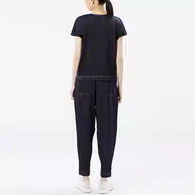 PLEATS PLEASE ISSEY MIYAKE