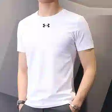 Under Armour logo T