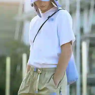 THE NORTH FACE logo T