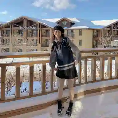 小镇姗姗 学院风马甲衬衫百褶套装 女款