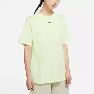 Nike Sportswear Essential T