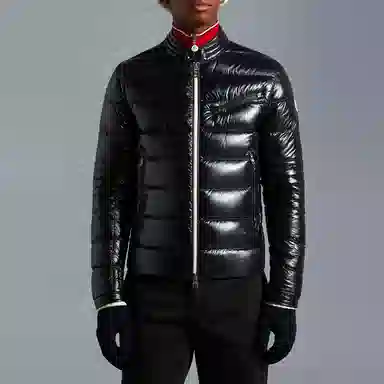Moncler FW22 Berriat Logo