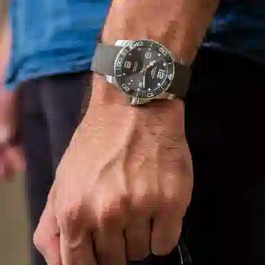 LONGINES 41mm L3.781.4.76.9