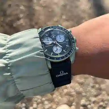 Swatch x Omega SO33G100