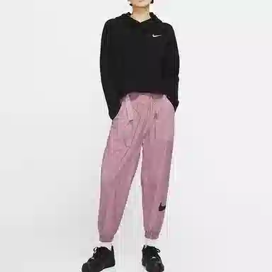 Nike SPORTSWEAR Logo