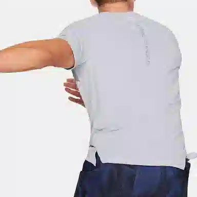 Under Armour T