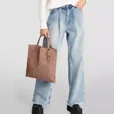 ISSEY MIYAKE Lucent Tote