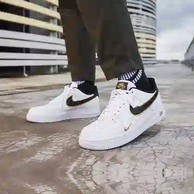 Nike Air Force 1 Low White Black Gold