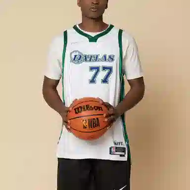 Nike NBA Dallas Mavericks Doncic 77 Jersey