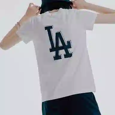 MLB T